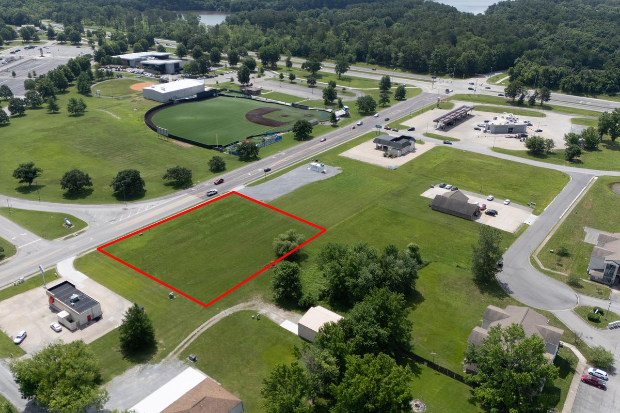 703 S Greenbriar Rd., Carterville, IL 62918