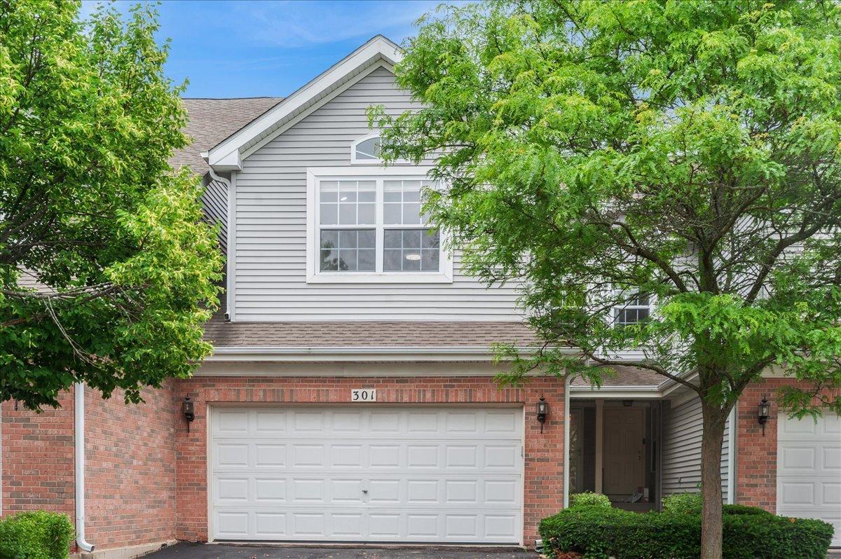 301 Lucille Ln., Schaumburg, IL 60193