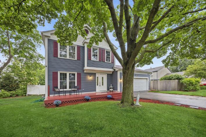 75 Rodenburg Rd., Roselle, IL 60172