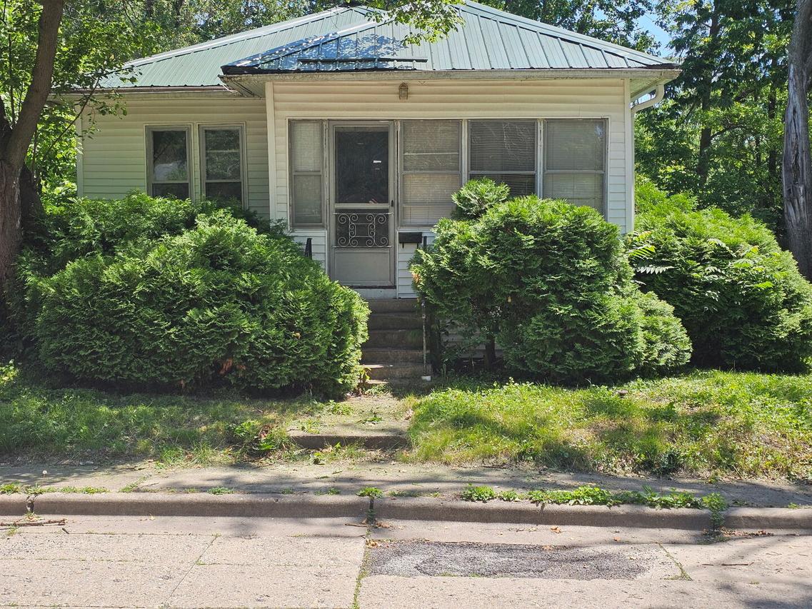 402 S Johnson Ave., Urbana, IL 61801