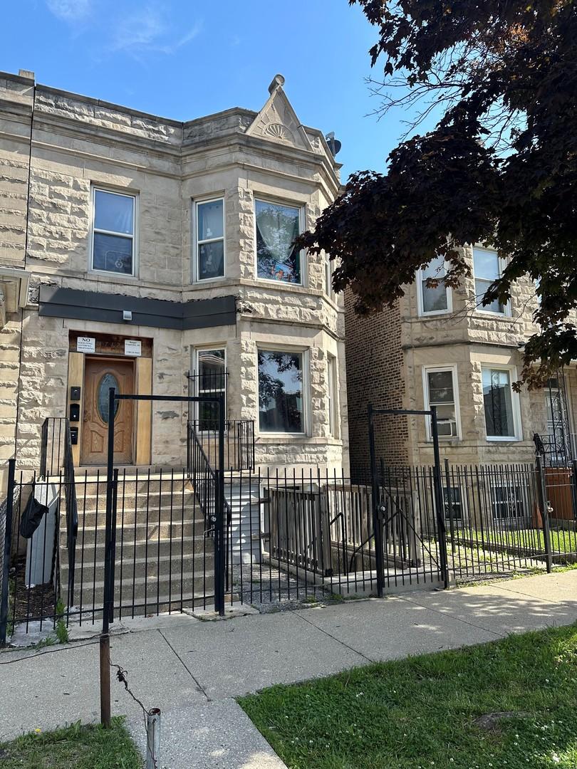 3712 W Grenshaw St., Chicago, IL 60624