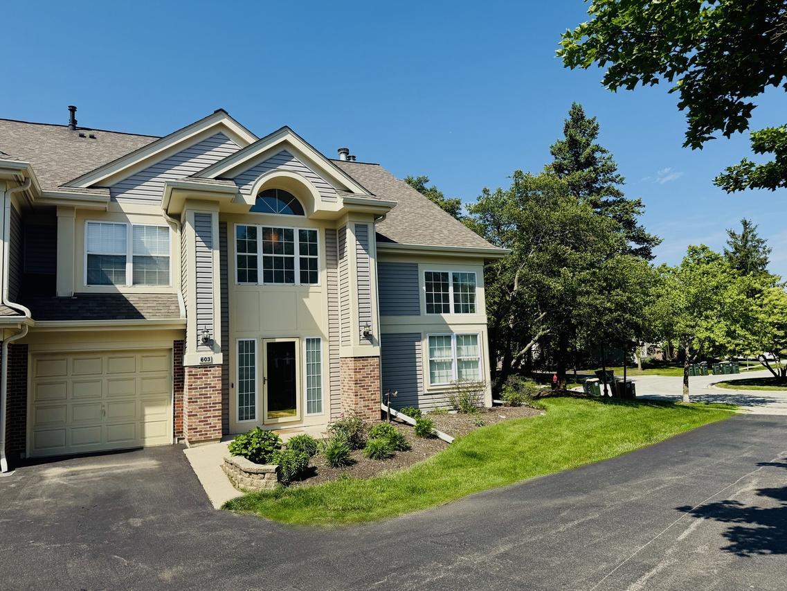 603 Stone Brook Ct., Elk Grove Village, IL 60007