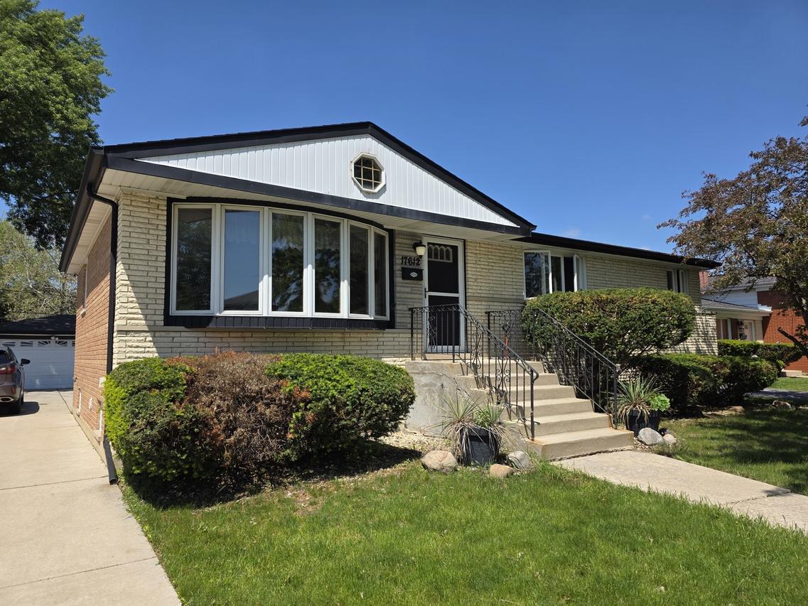 17612 71st Ave., Tinley Park, IL 60477