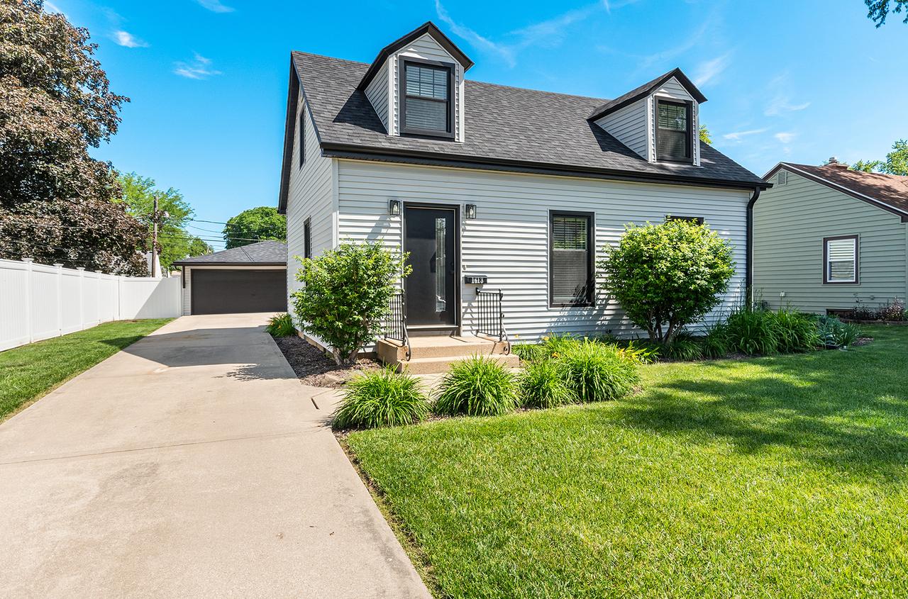 1613 Jones St., Joliet, IL 60435