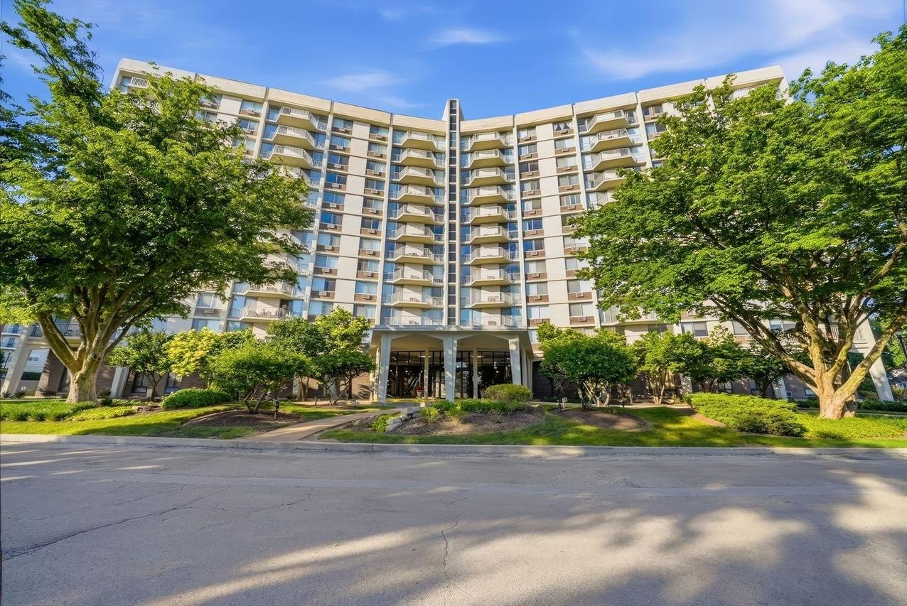 [Address Hidden by Seller], Oak Brook, IL 60523