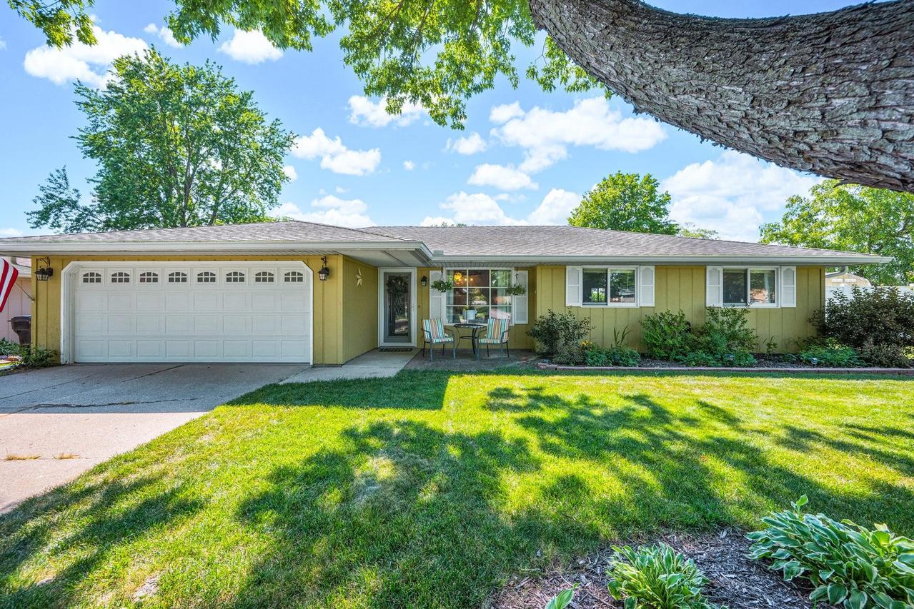 200 District Ct., East Peoria, IL 61611