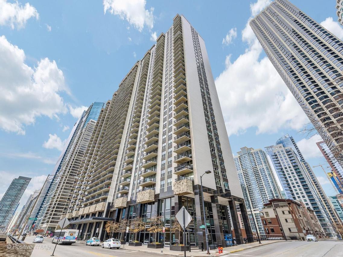 400 E Randolph St. #904, Chicago, IL 60601
