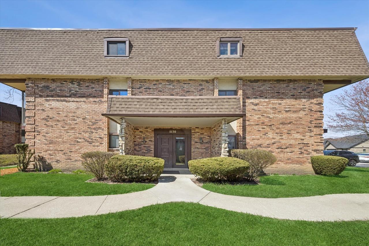 11130 Northwest Rd. #B, Palos Hills, IL 60465