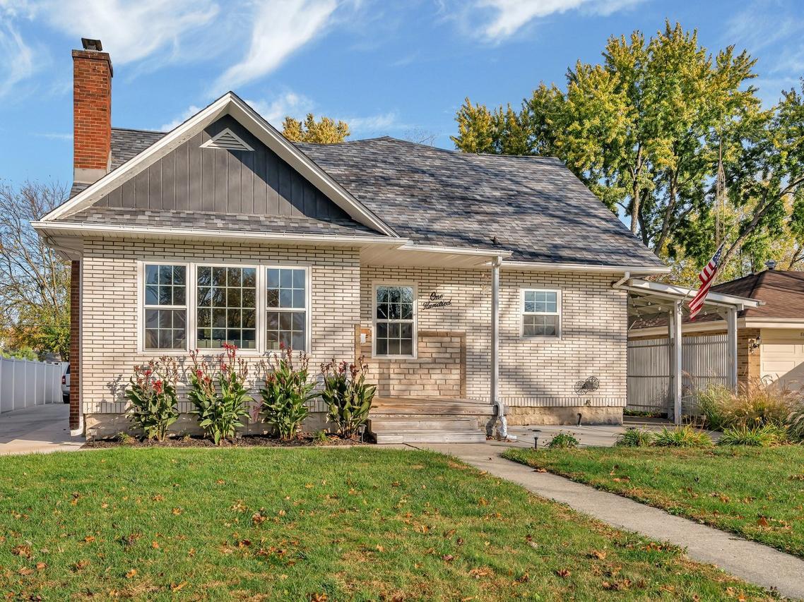 100 W 1st St., Coal City, IL 60416