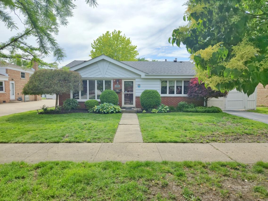 10720 S Lavergne Ave., Oak Lawn, IL 60453