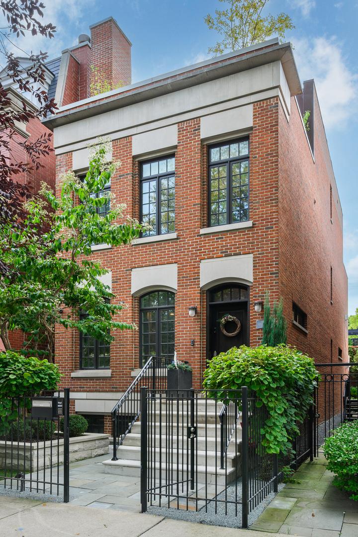 2122 N Magnolia Ave., Chicago, IL 60614