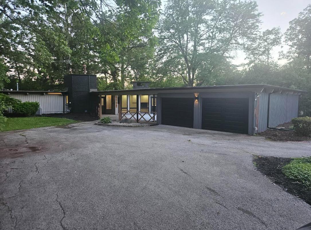 2556 Country Club Dr., Olympia Fields, IL 60461
