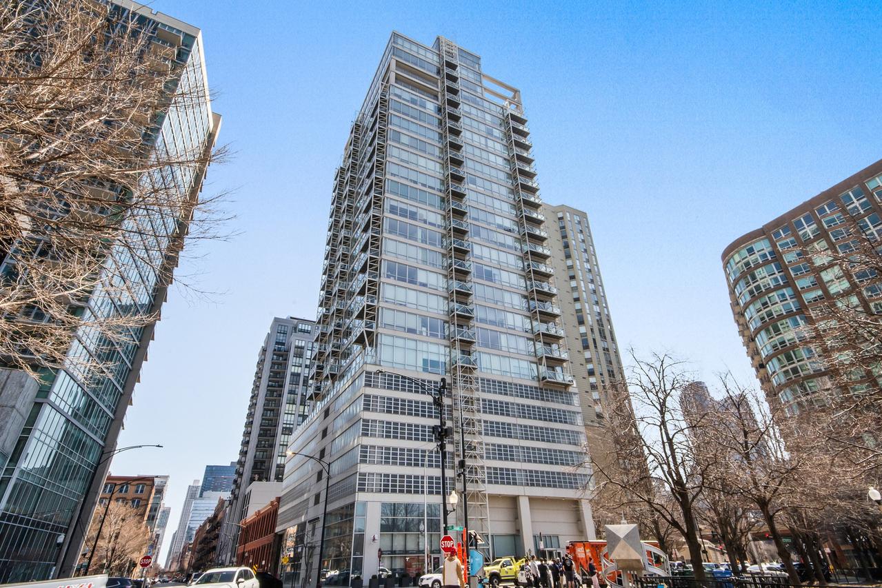 653 N Kingsbury St. #1007, Chicago, IL 60610