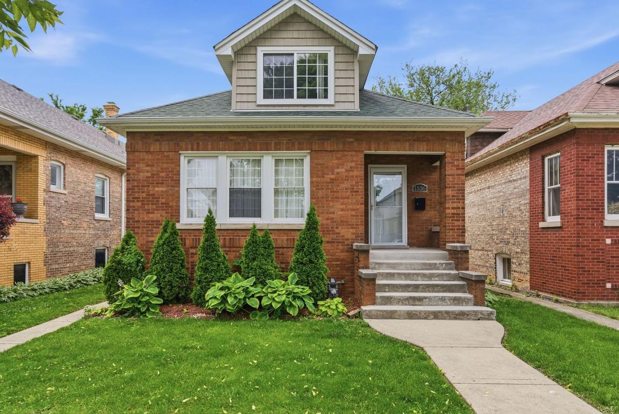 1536 Clinton Ave., Berwyn, IL 60402