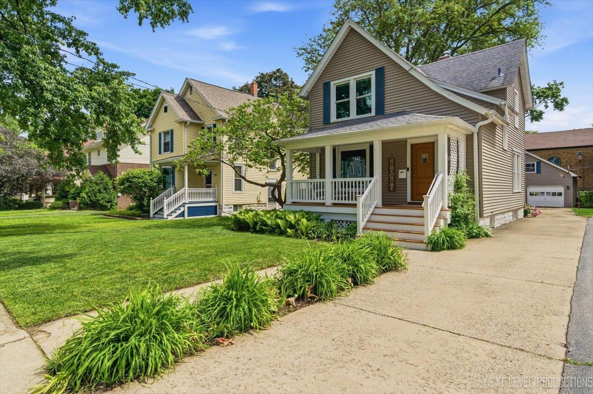 722 Garfield Ave., Aurora, IL 60506