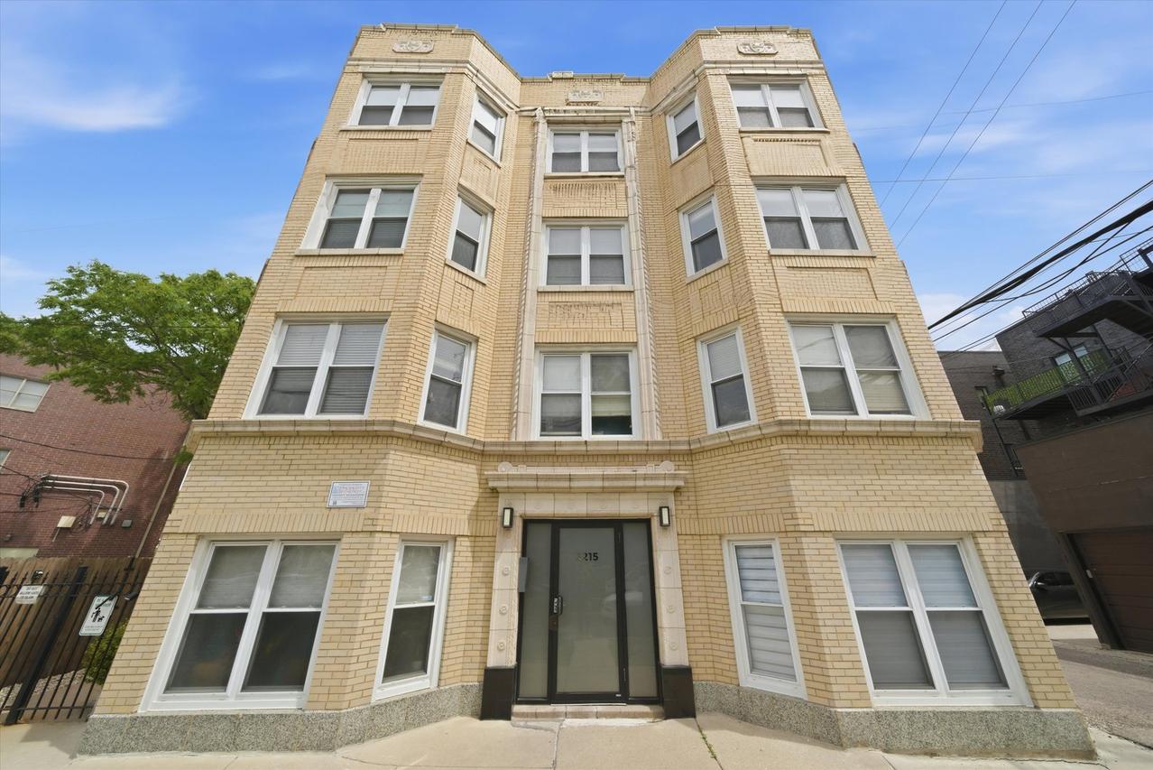 3215 N Francisco Ave. #GS, Chicago, IL 60618