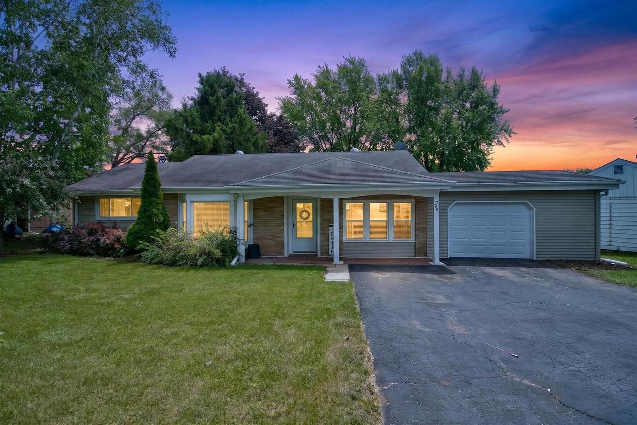 249 Hickory Ln., Antioch, IL 60002