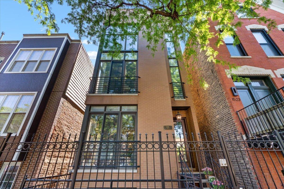 1525 N Wood St. #2, Chicago, IL 60622