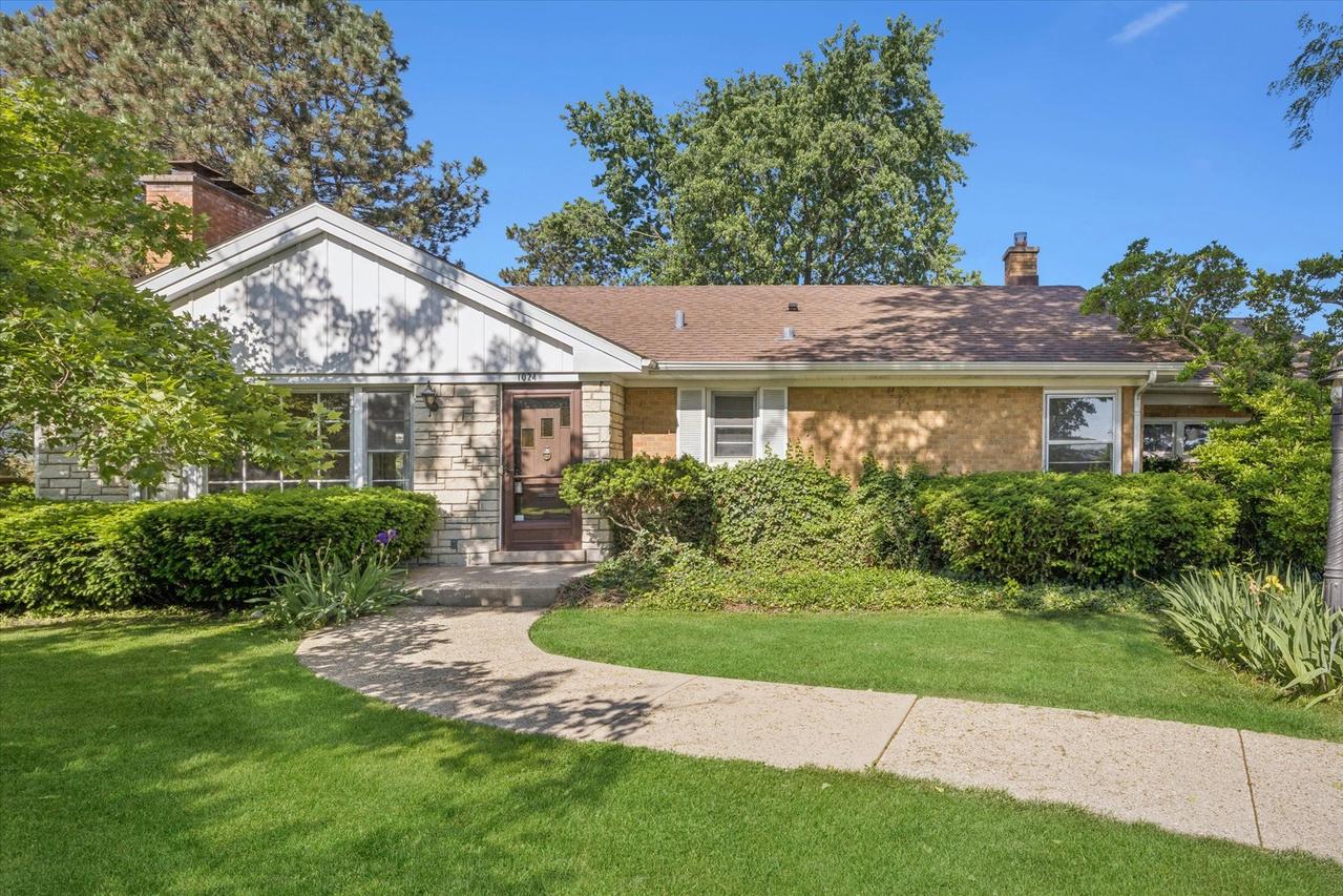 1024 S Spring Ave., La Grange, IL 60525