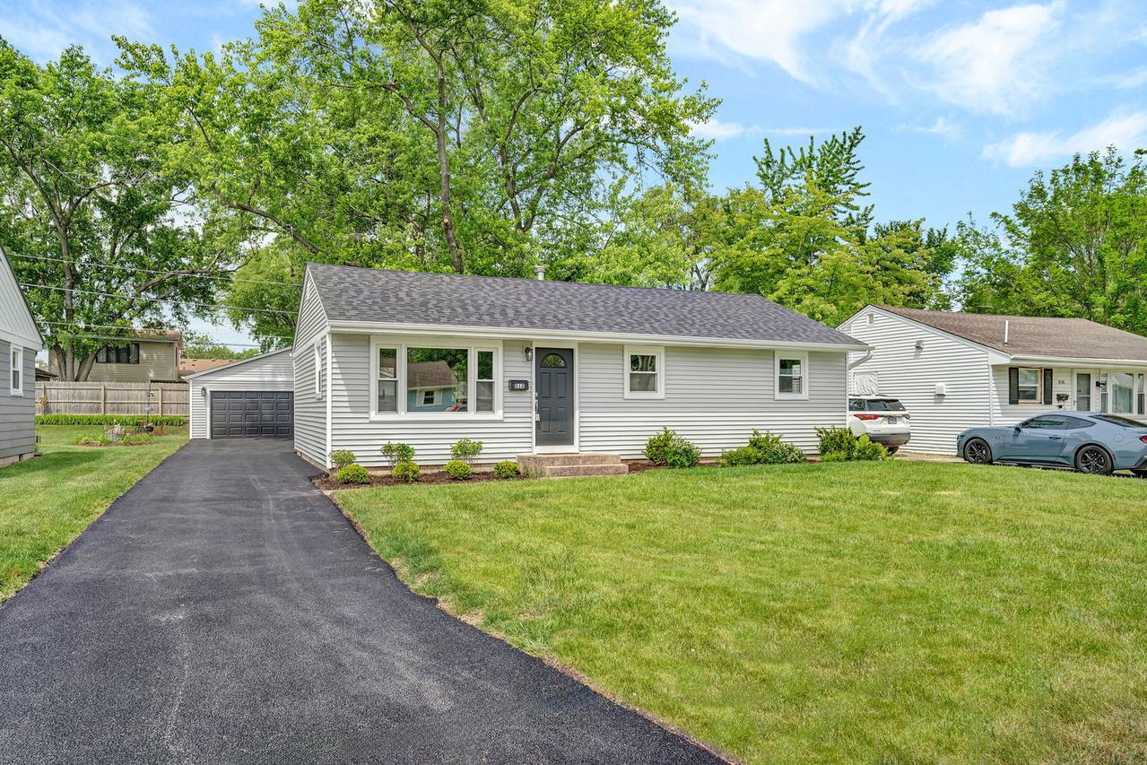 512 N Westlawn Ave., Aurora, IL 60506