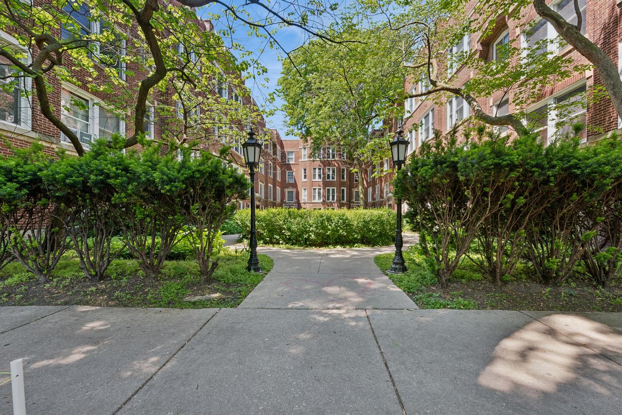 5470 S Woodlawn Ave. #1W, Chicago, IL 60615