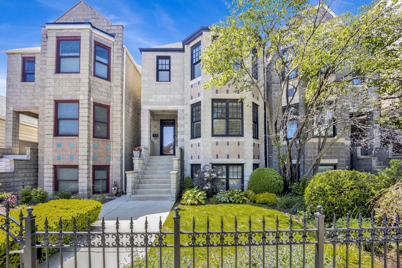 828 S Bell Ave., Chicago, IL 60612
