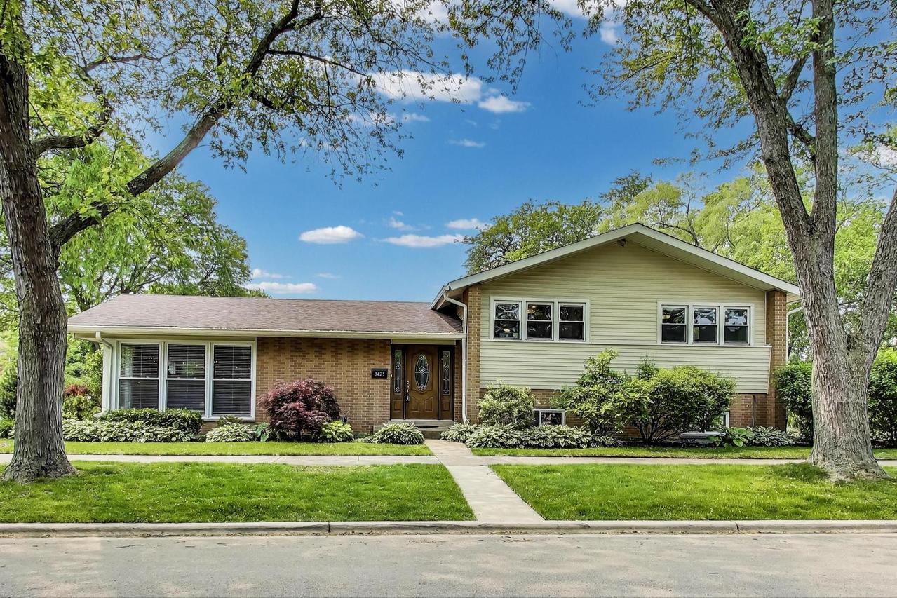 3425 Lake St., Evanston, IL 60203