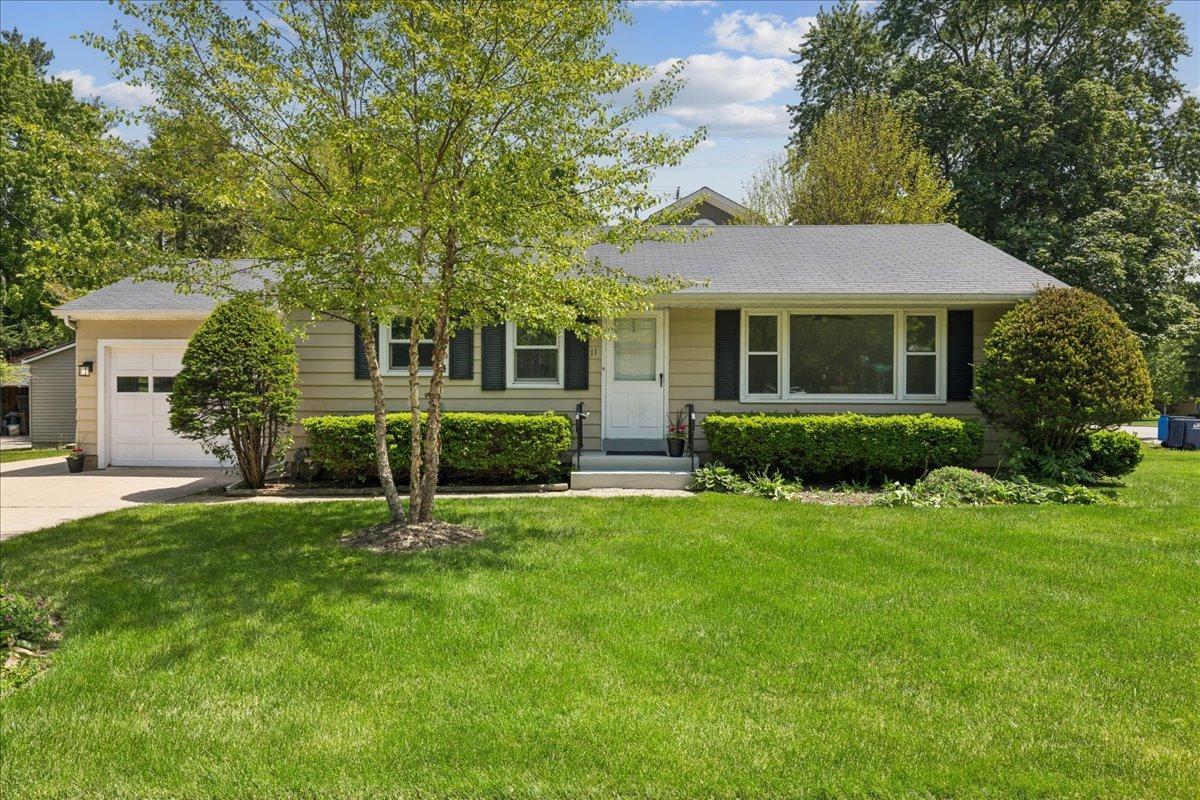 11 Logan Ave., Geneva, IL 60134