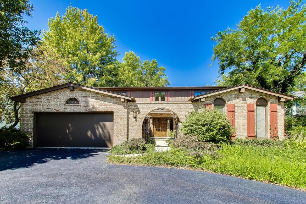 1860 Eastwood Ave., Highland Park, IL 60035