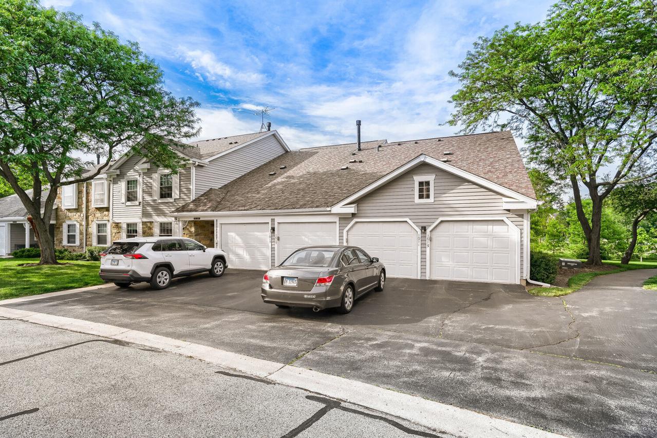 1017 Auburn Ln., Buffalo Grove, IL 60089
