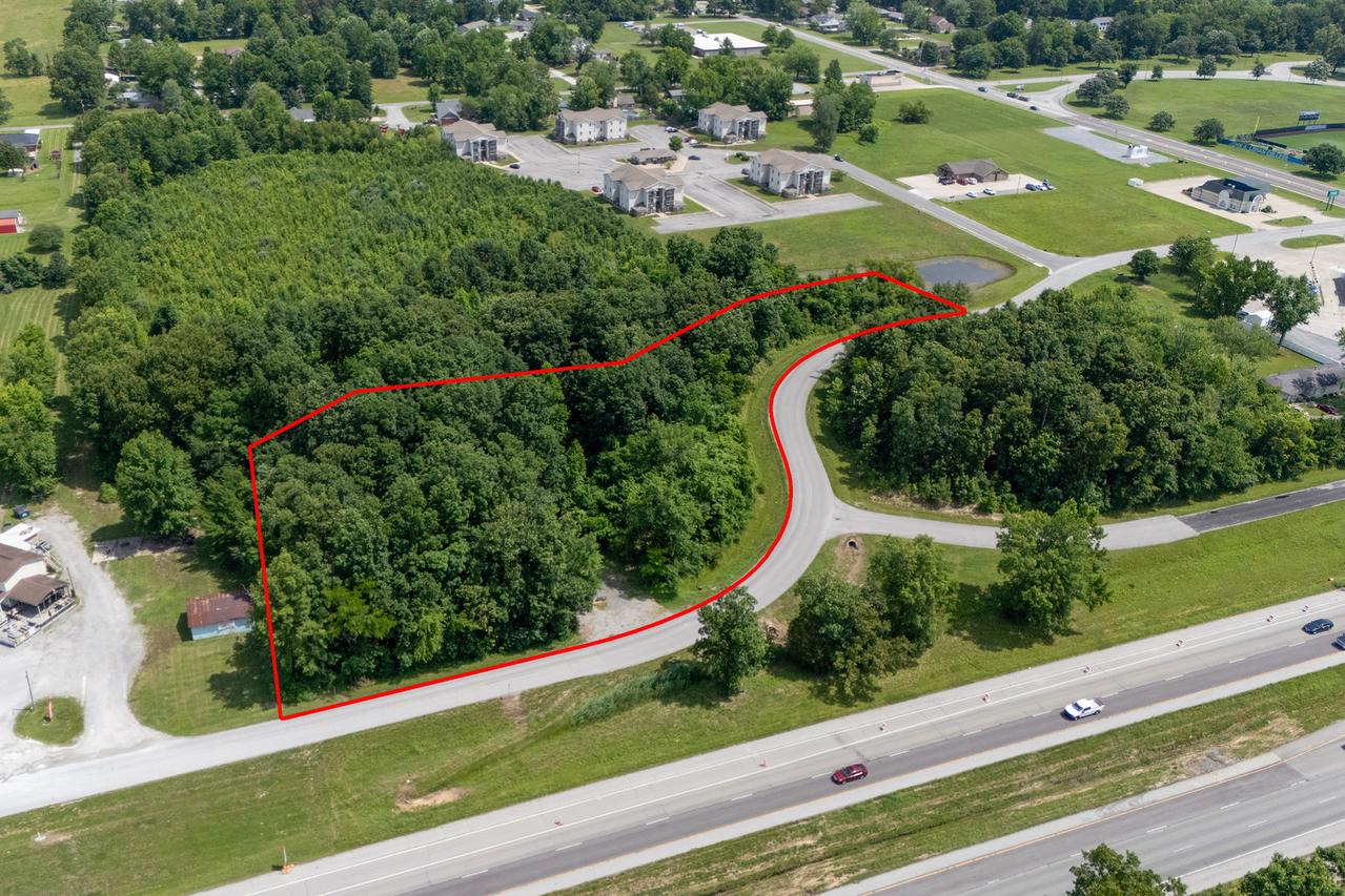 1110 Pin Oak Dr., Carterville, IL 62918