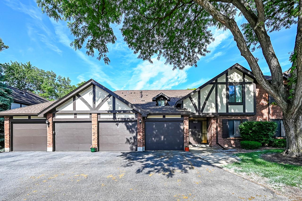 11212 Cottonwood Dr. #23B, Palos Hills, IL 60465