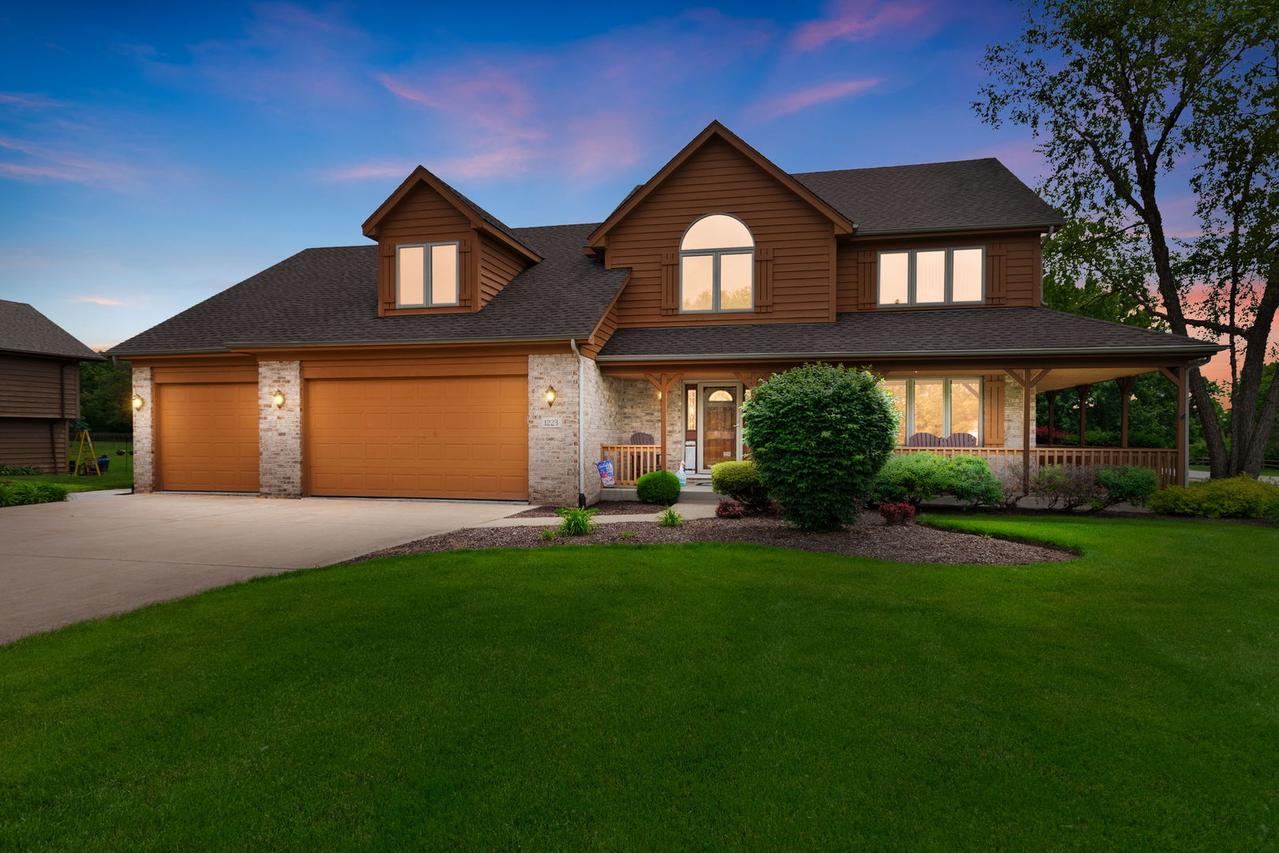 1223 Leinster Dr., Lemont, IL 60439