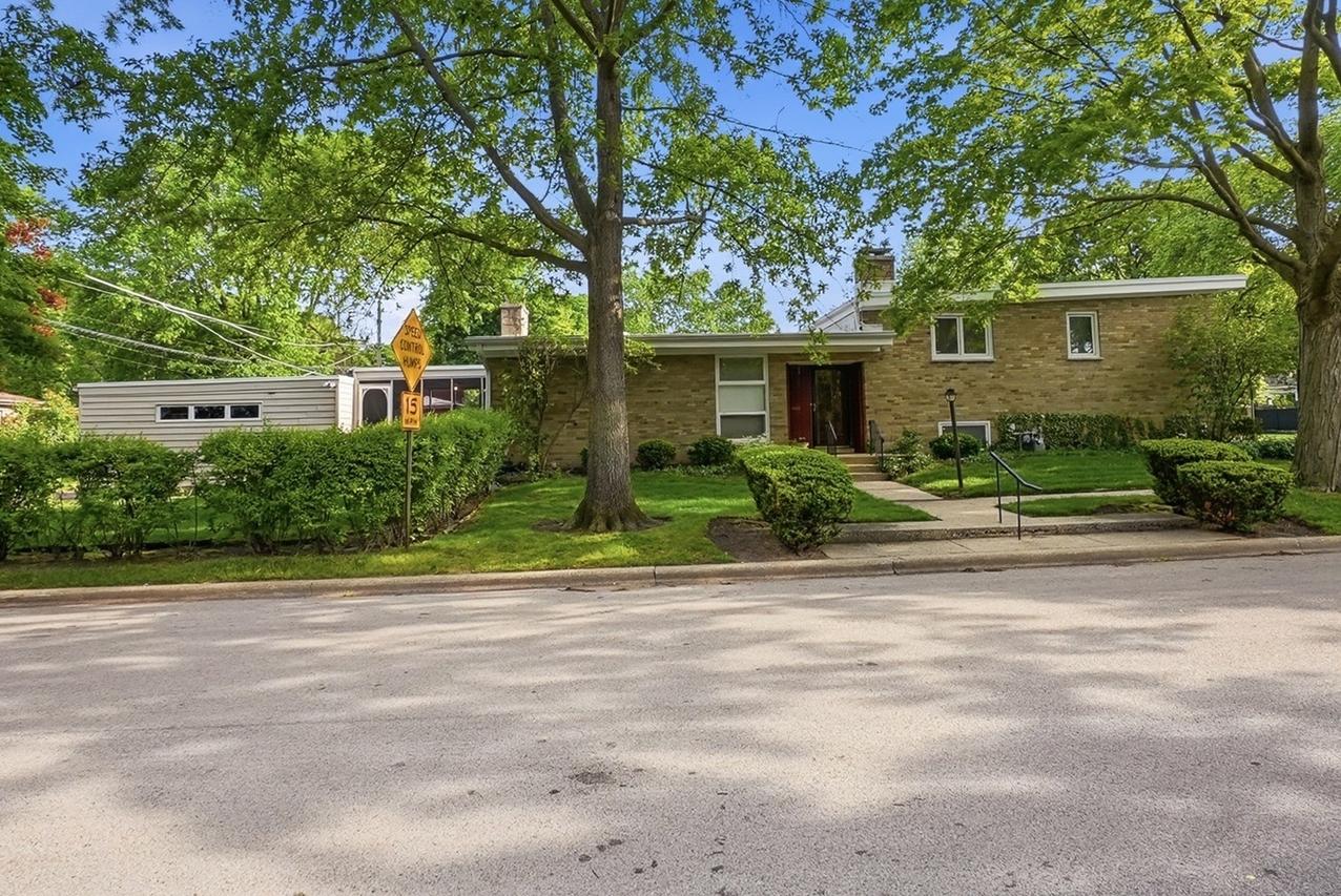 600 Florence Ave., Evanston, IL 60202