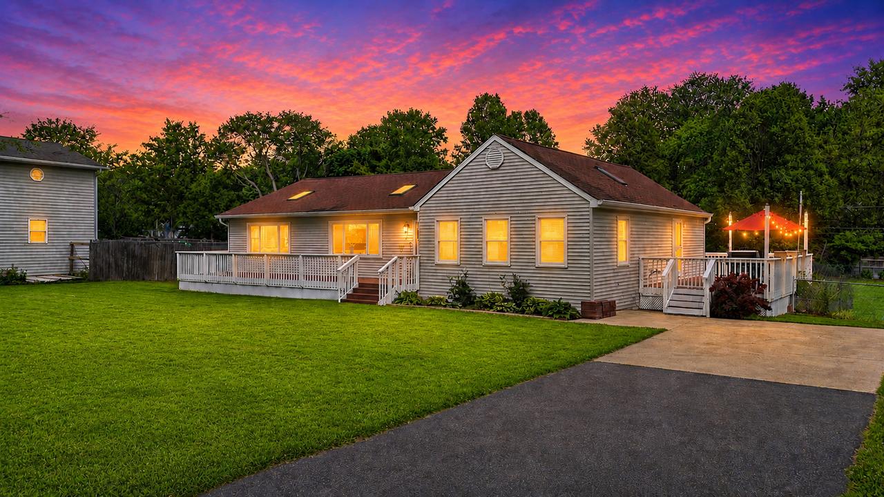 37883 N Watts Ave., Spring Grove, IL 60081