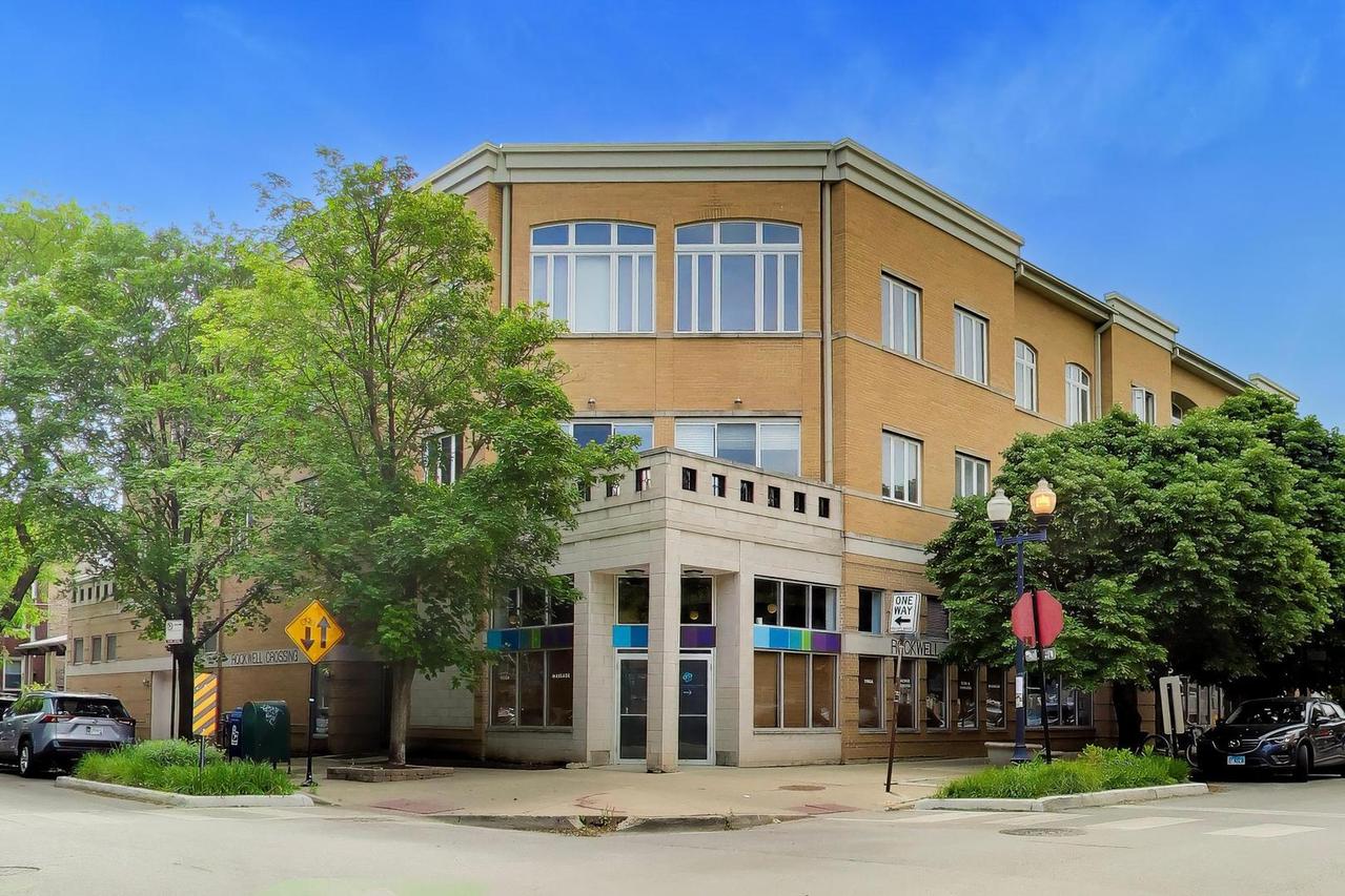 2555 W Leland Ave. #305, Chicago, IL 60625