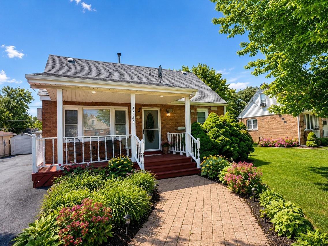 6930 Garden Ln., Bridgeview, IL 60455