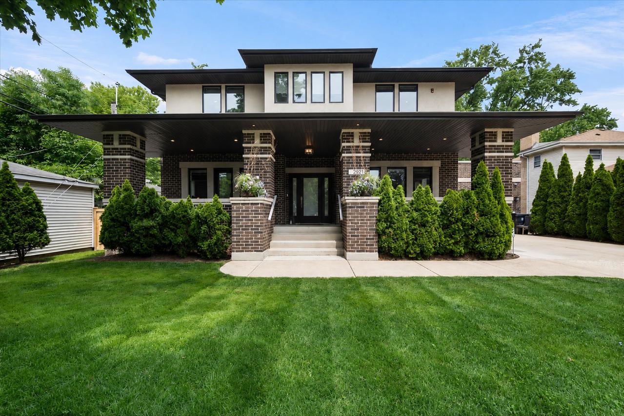 2921 Simpson St., Evanston, IL 60201