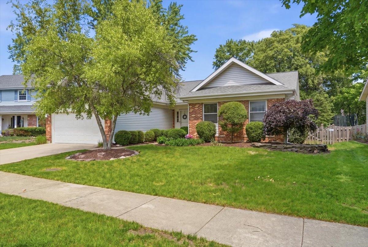 1109 Whitman Pl., Vernon Hills, IL 60061
