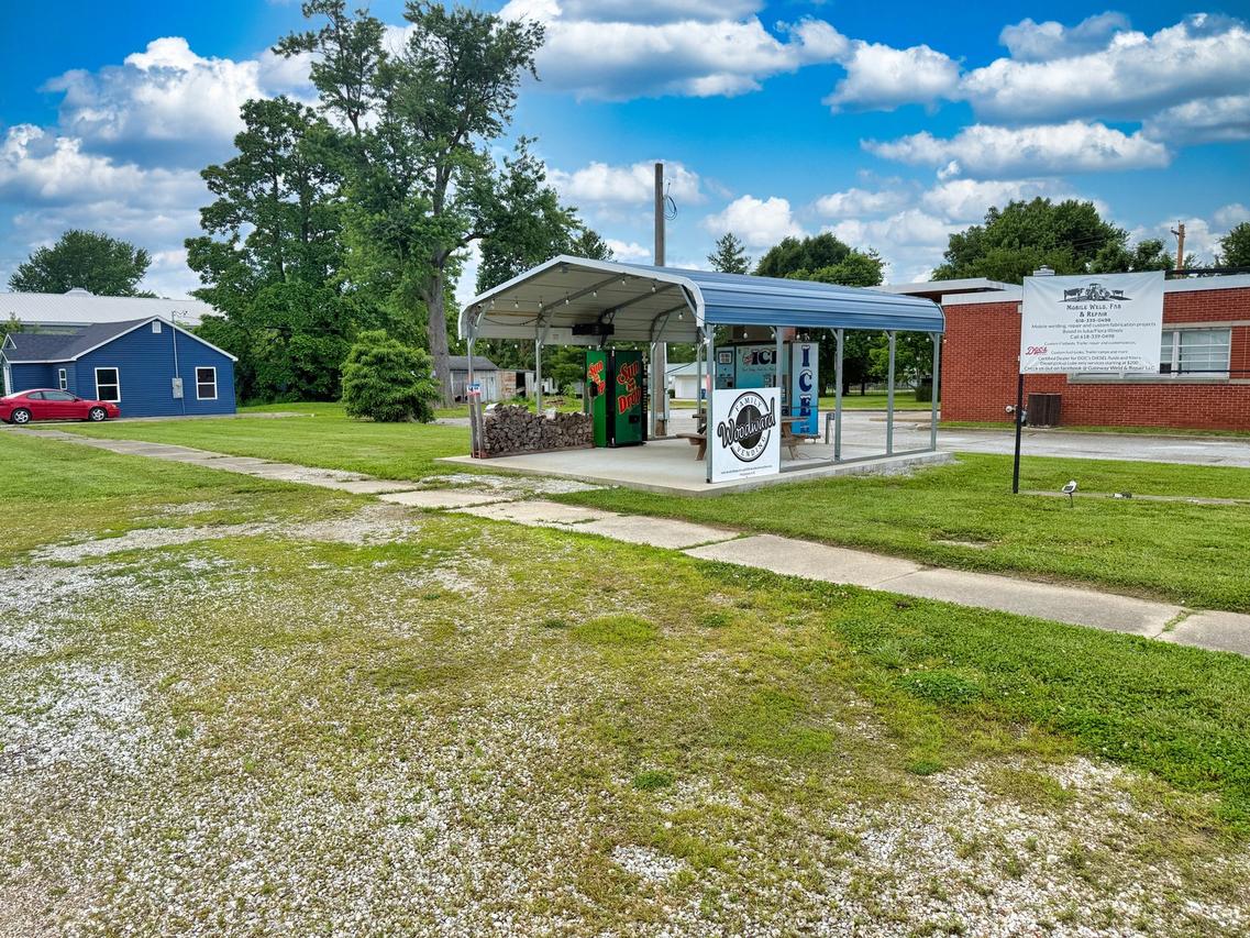 300 Front St., Xenia, IL 62899