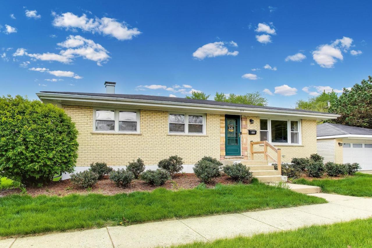 345 E View St., Lombard, IL 60148