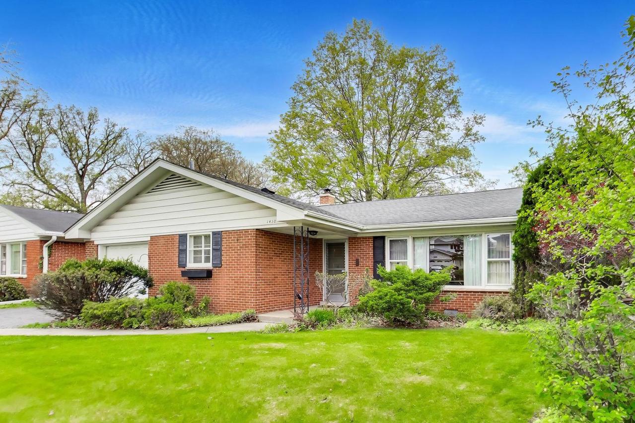 1430 Granville Ave., Park Ridge, IL 60068