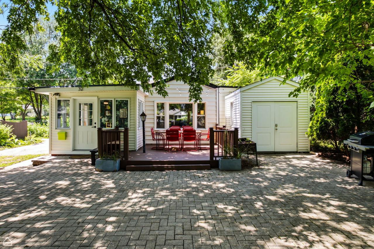 32 S Grant St., Westmont, IL 60559
