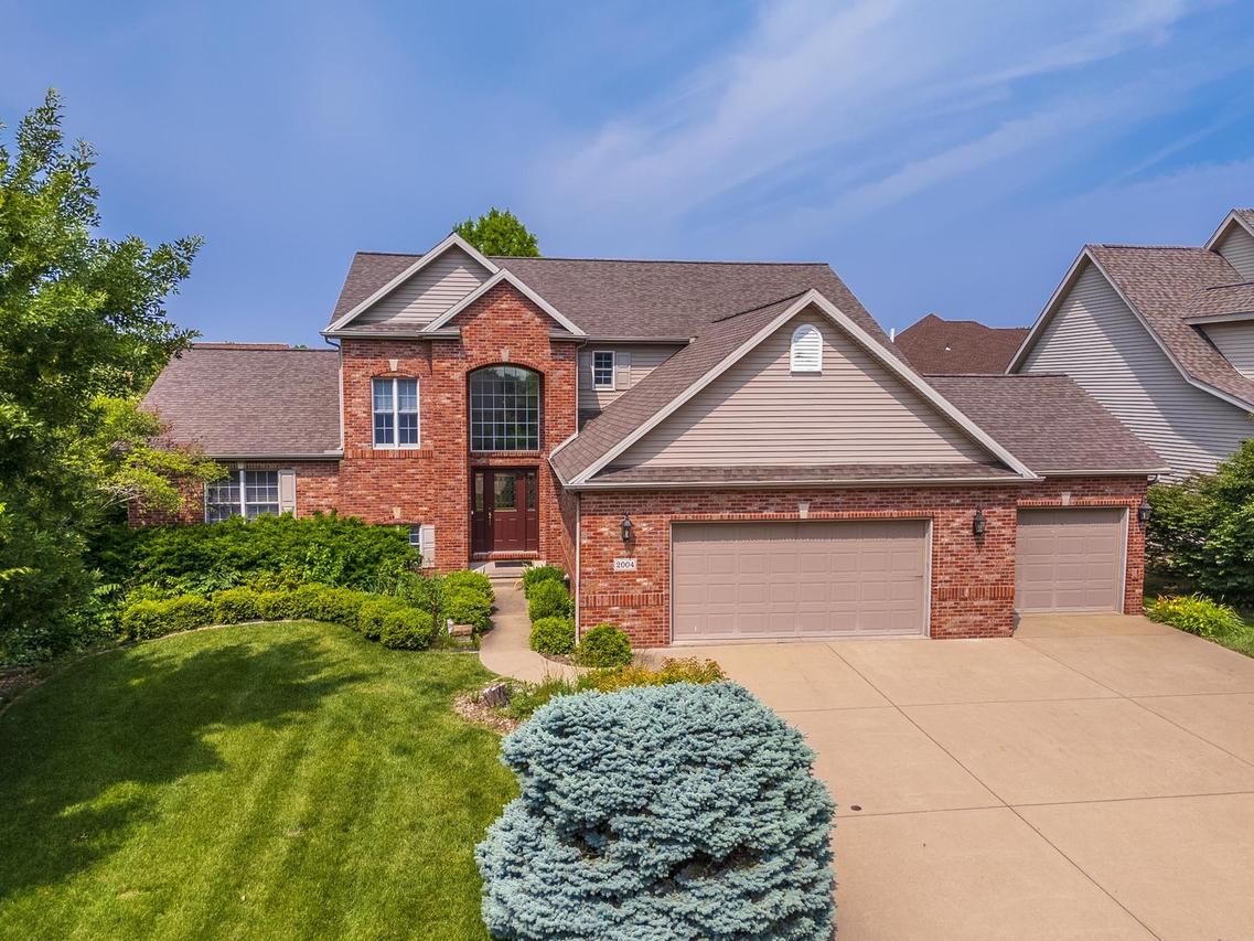 2004 Withers Ln., Bloomington, IL 61704