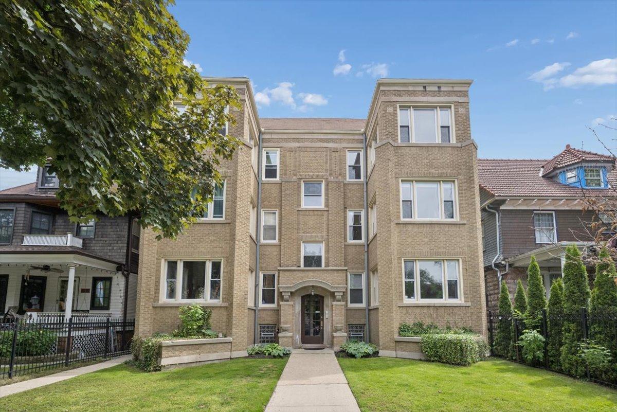 1529 W Touhy Ave. #2, Chicago, IL 60626