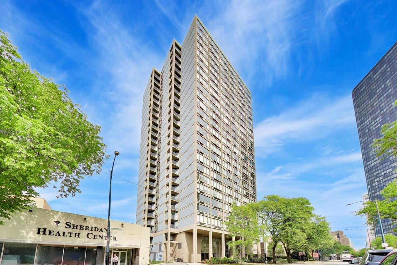 5320 N Sheridan Rd. #1403, Chicago, IL 60640