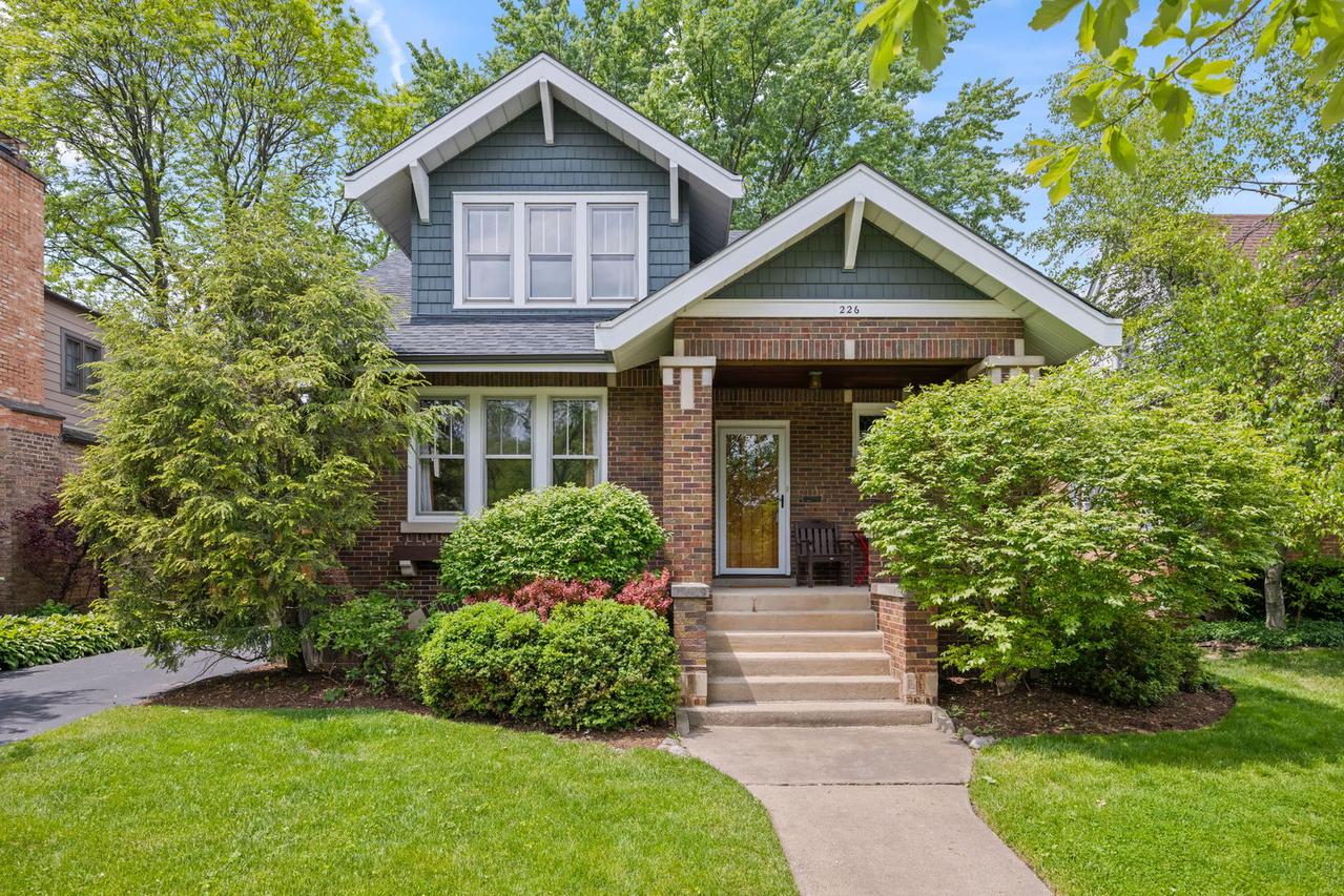 226 S Walnut Ave., Arlington Heights, IL 60005