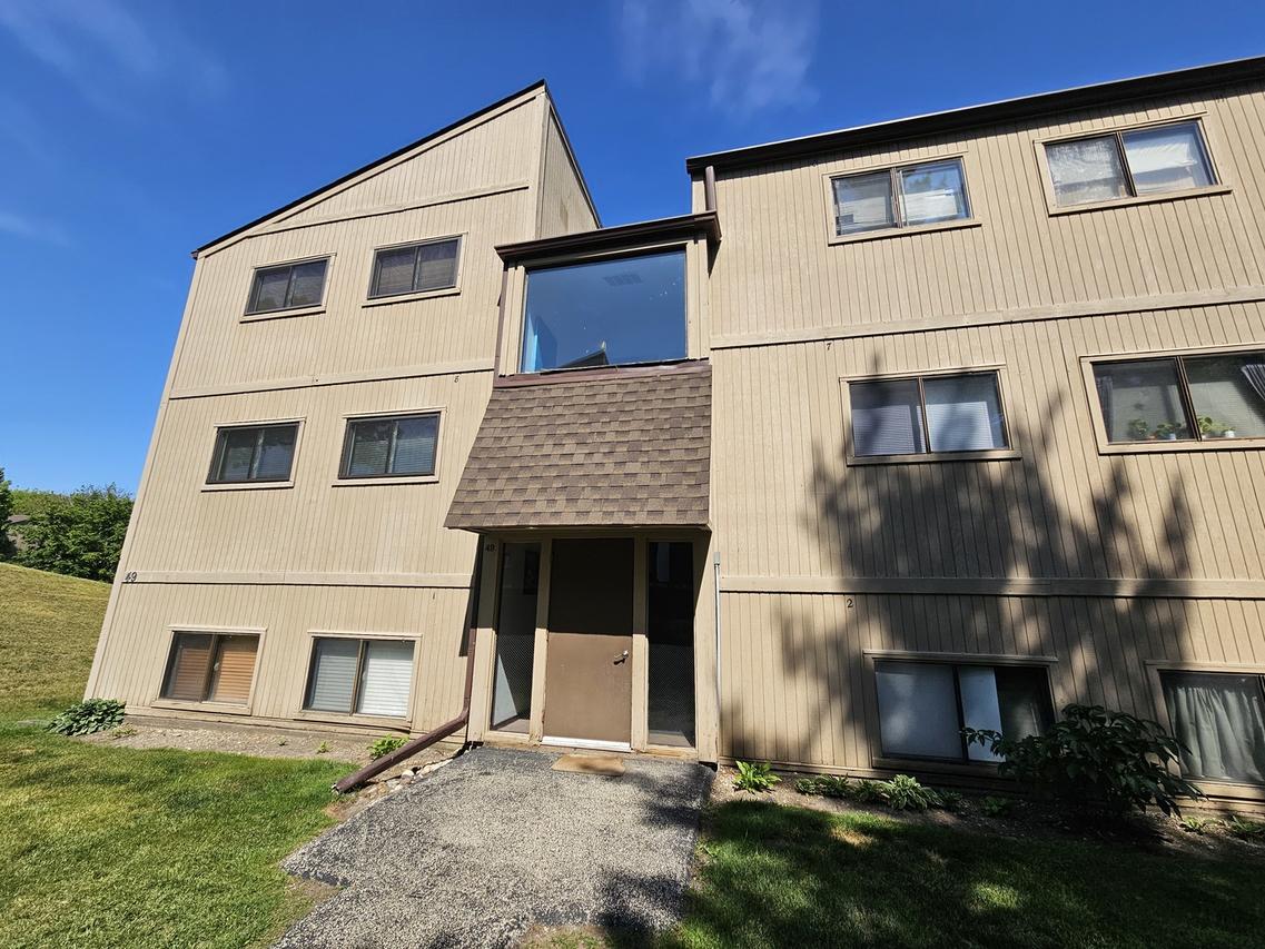 49 Oak Hill Colony St. #7, Fox Lake, IL 60020