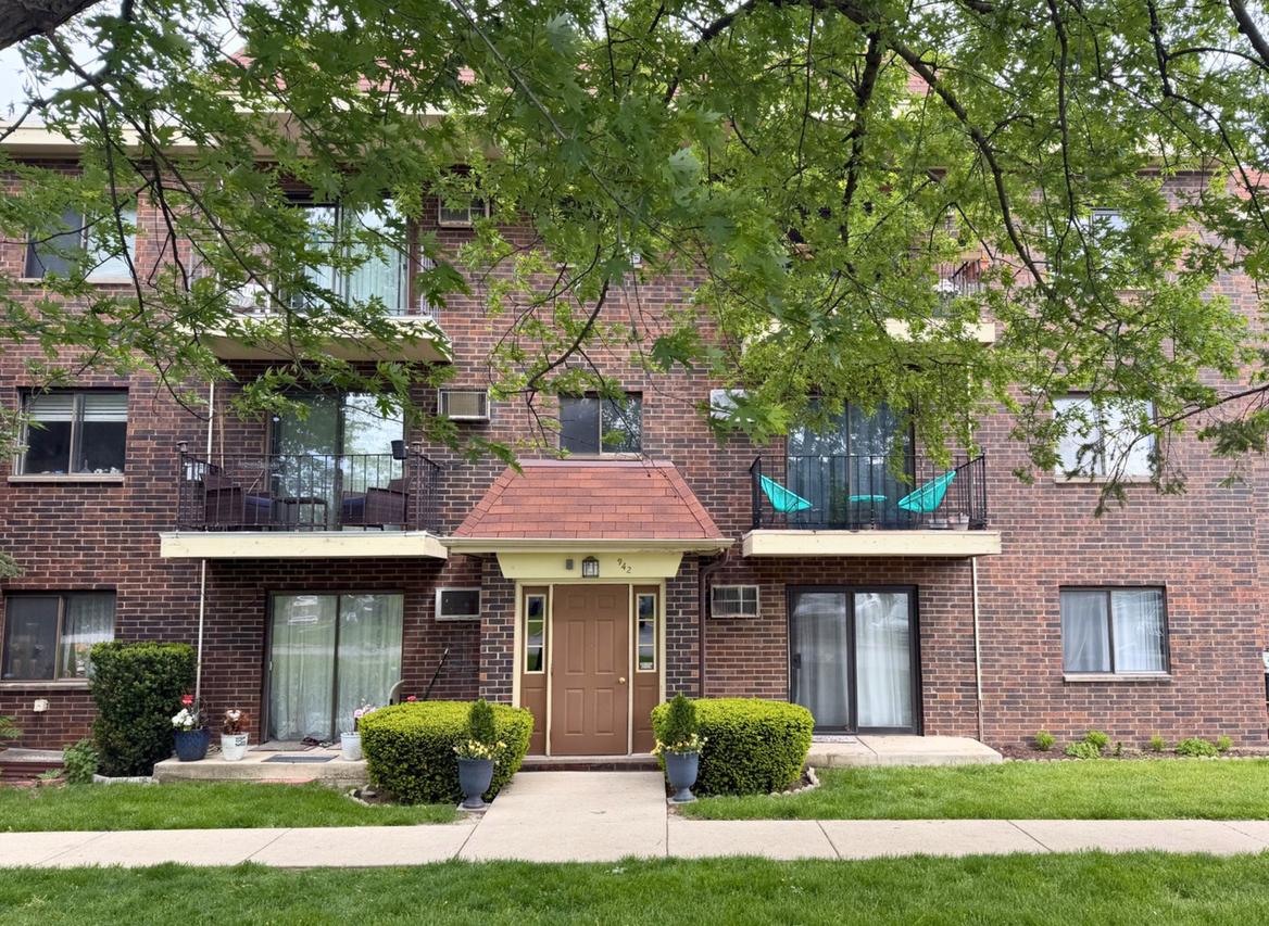 942 N Rohlwing Rd. #GF, Addison, IL 60101
