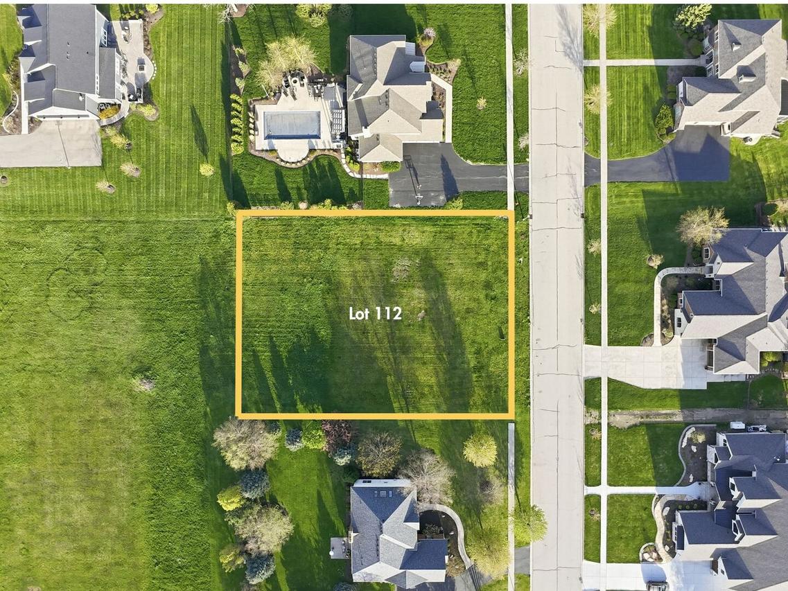 223 Merry Oaks Dr., Sycamore, IL 60178